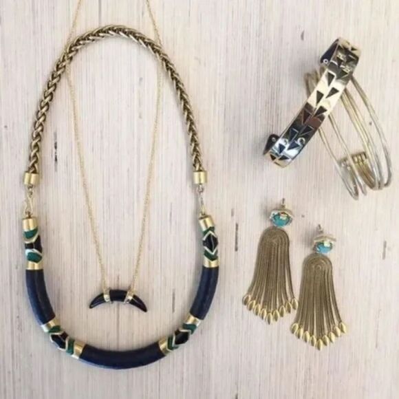 Stella & Dot Odeon Pendant Necklace - Picture 11 of 12